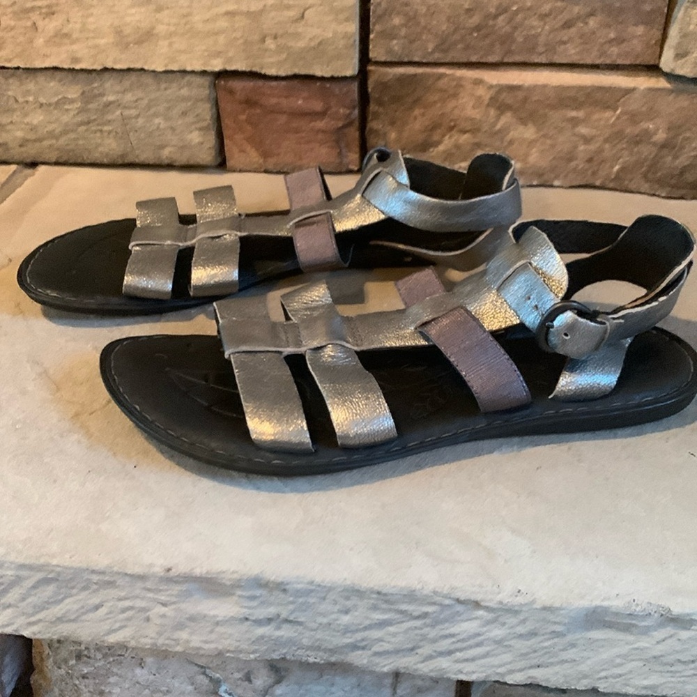 Born sz 8 metallic silver ankle strap sandals